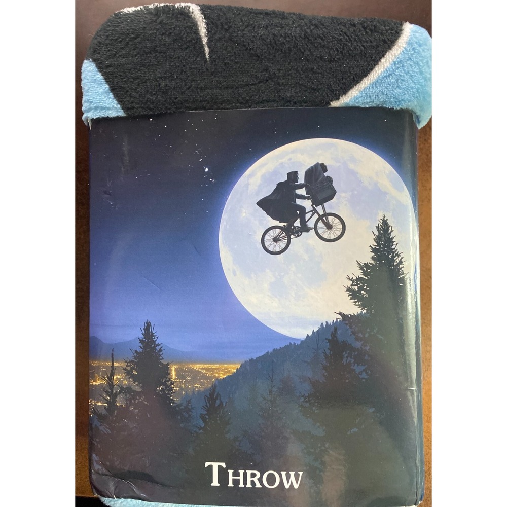 ET 40th Anniversary Franco Collectibles Bedding Throw, 46 in x 60 in.